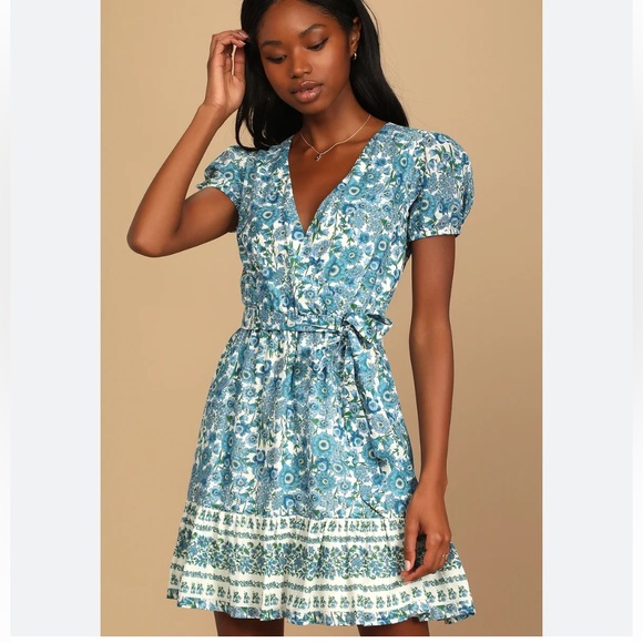 Lulus Dresses & Skirts - Lulu's Womens Flower Wrap Dress Size Small Morning at the Market